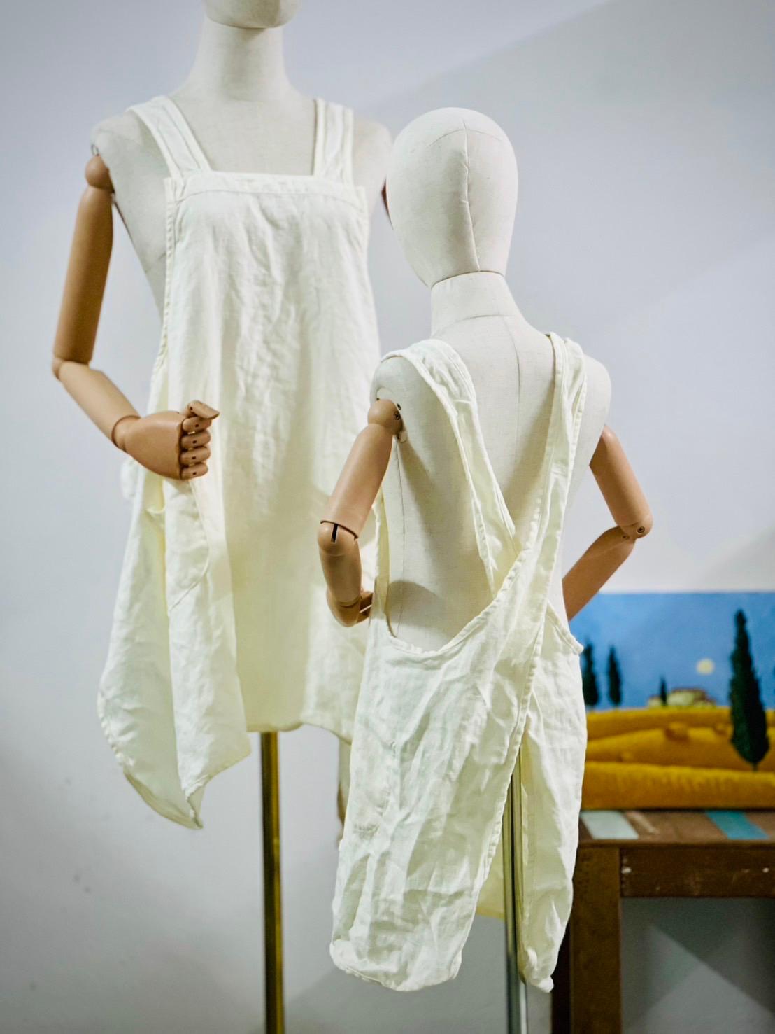 Artisan linen cross-back apron in white, adult and child set